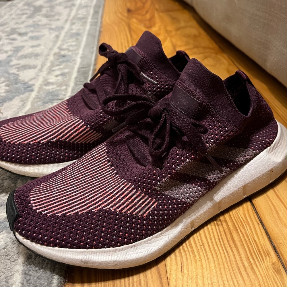 womens neon tennis shoes